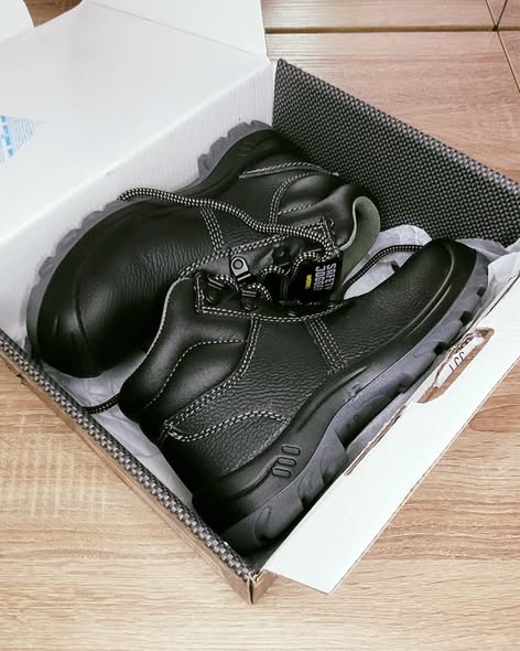 537200080_122098260584992459_2936275812319263122_n SAFETY JOGGER – Durable Safety Boot