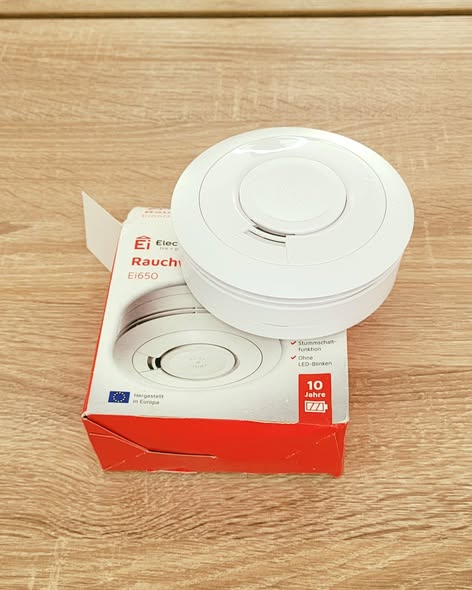 537701413_122097950960992459_5252220951604912930_n Ei Electronics Ei650 – Smoke Detector