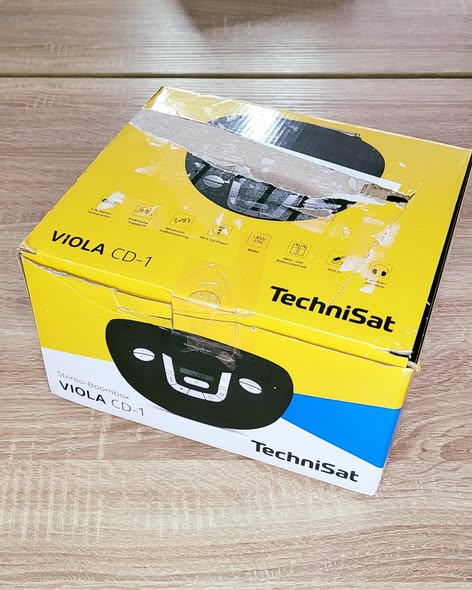 TechniSat Viola CD-1 – Portable Stereo CD Player